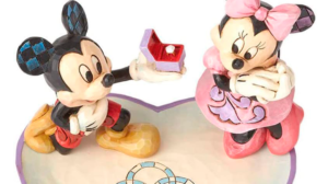 La figura más adorable de Mickey y Minnie Mouse
