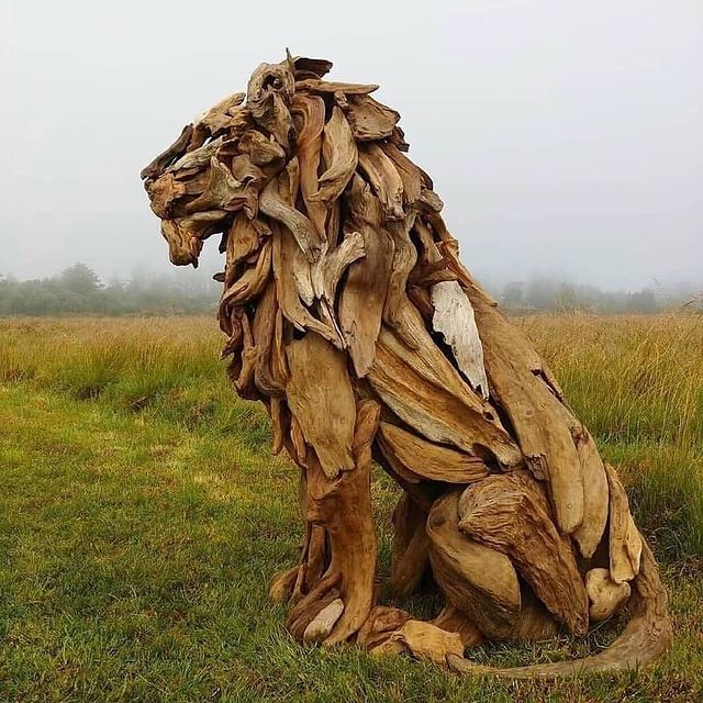 Esculturas épicas con madera · Por Jeffro Uitto